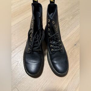 Dr. Martens Zavala Black Leather Combat Boots Lace Up Slip Resistant Women's 7